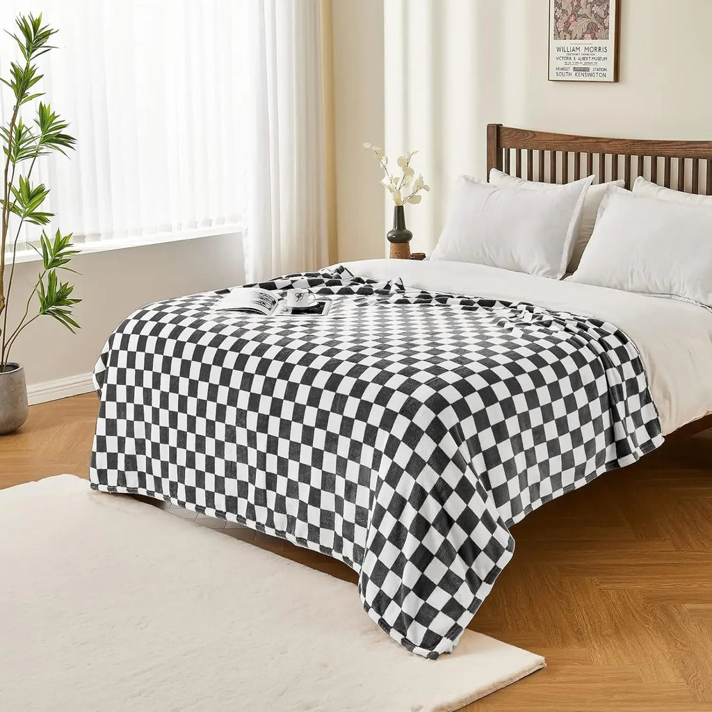 Throw Blankets Flannel Blanket with Checkerboard Grid Pattern Soft Throw Blanket for Couch, Bed, Sofa Luxurious Warm and Cozy fo
