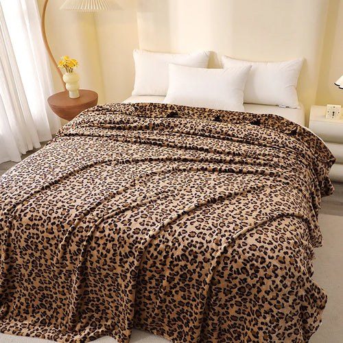 1 Ultra-Soft Stylish Leopard Print Lightweight Blanket All-Season Warm and Comfortable Perfect for Sofa Bed Living Room Decor