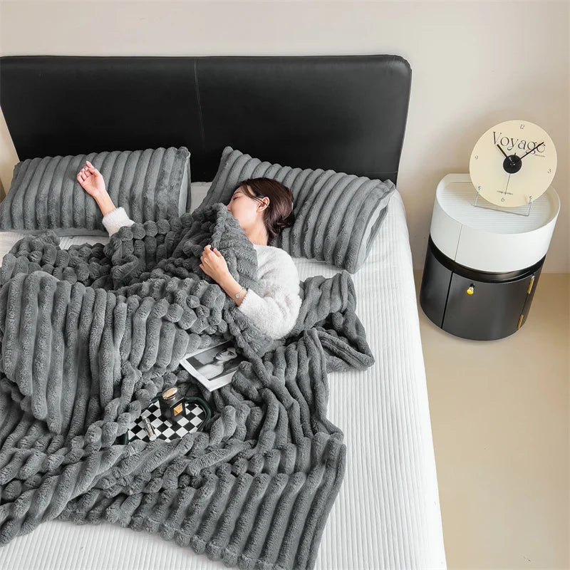 Soft Plush Warm Winter Blanket Carving Thick Cozy Bedspreads and Coverlets for Bed Sofa Throw Blanket Single Couple Size